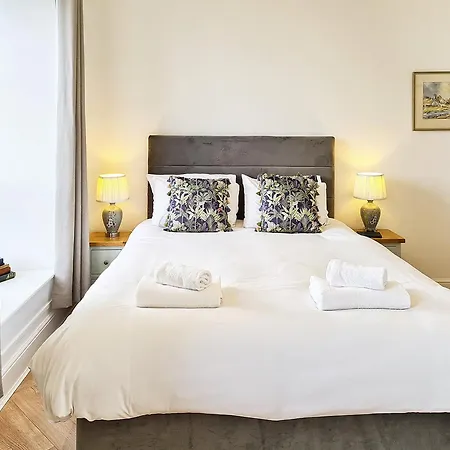 Holiday home Henry House - Uk39786 Burton in Lonsdale